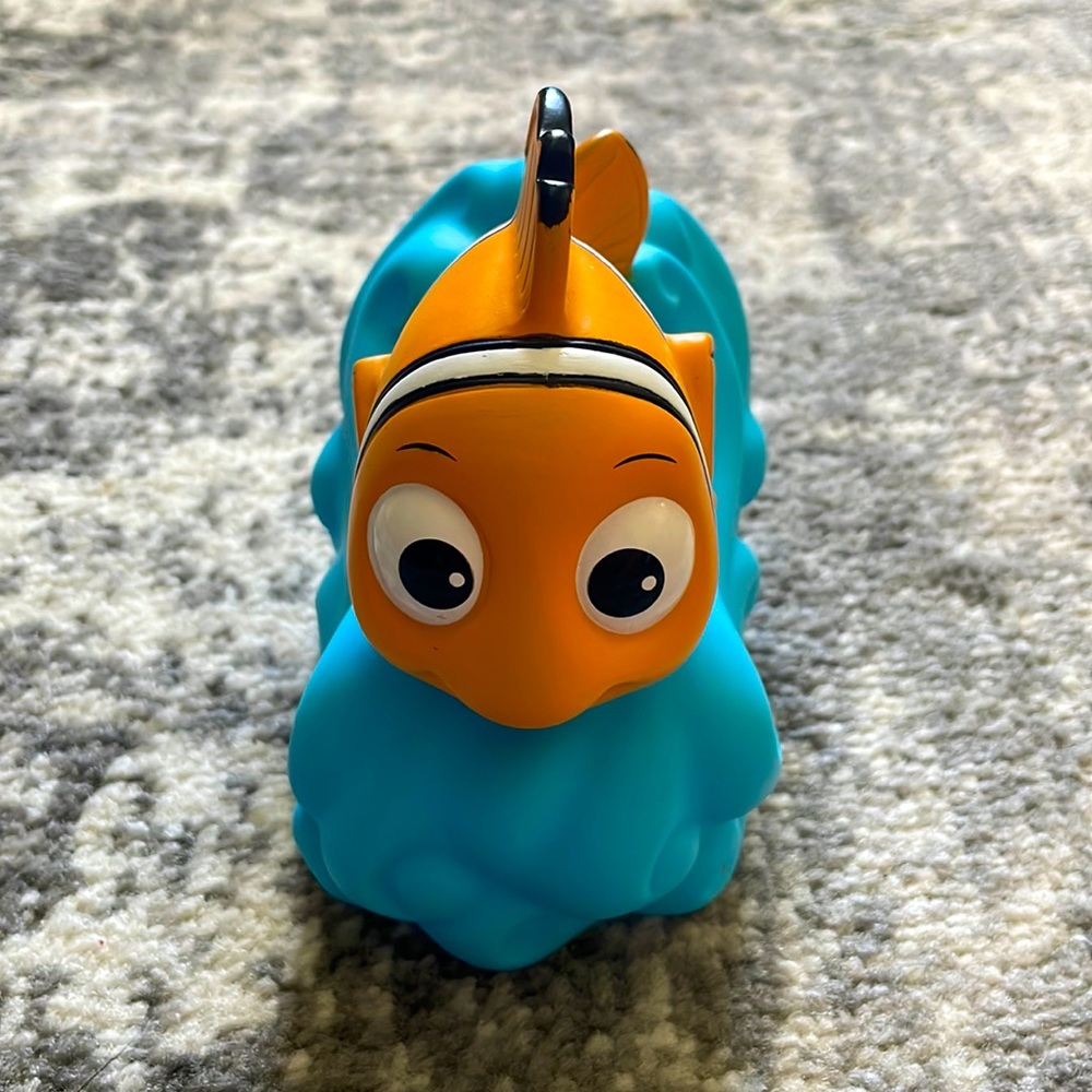 Nemo bath spout cover!! Rare find